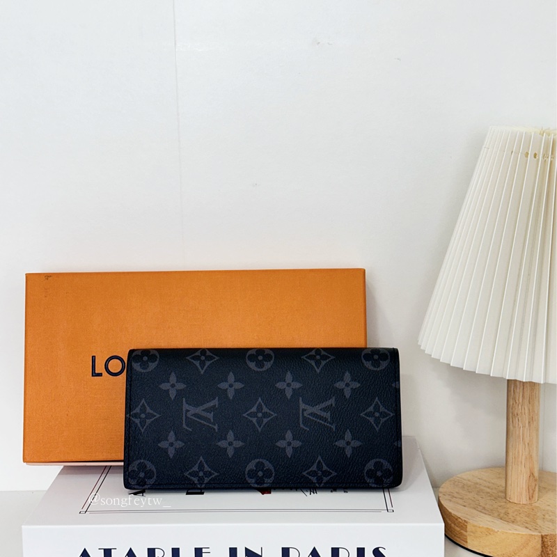 LV 經典老花 對開兩折長夾-1
