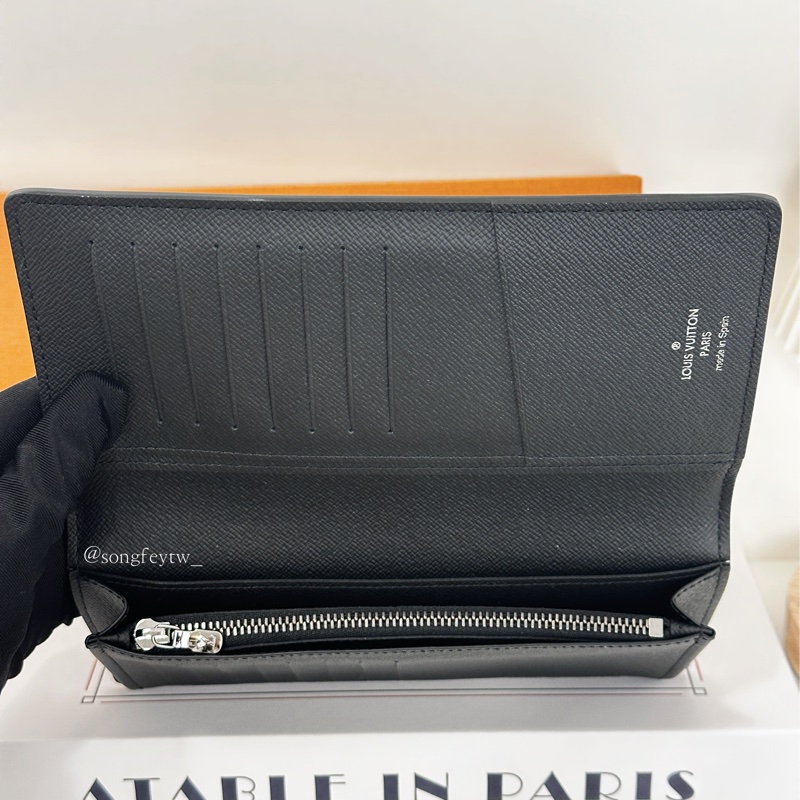 LV 經典老花 對開兩折長夾-4