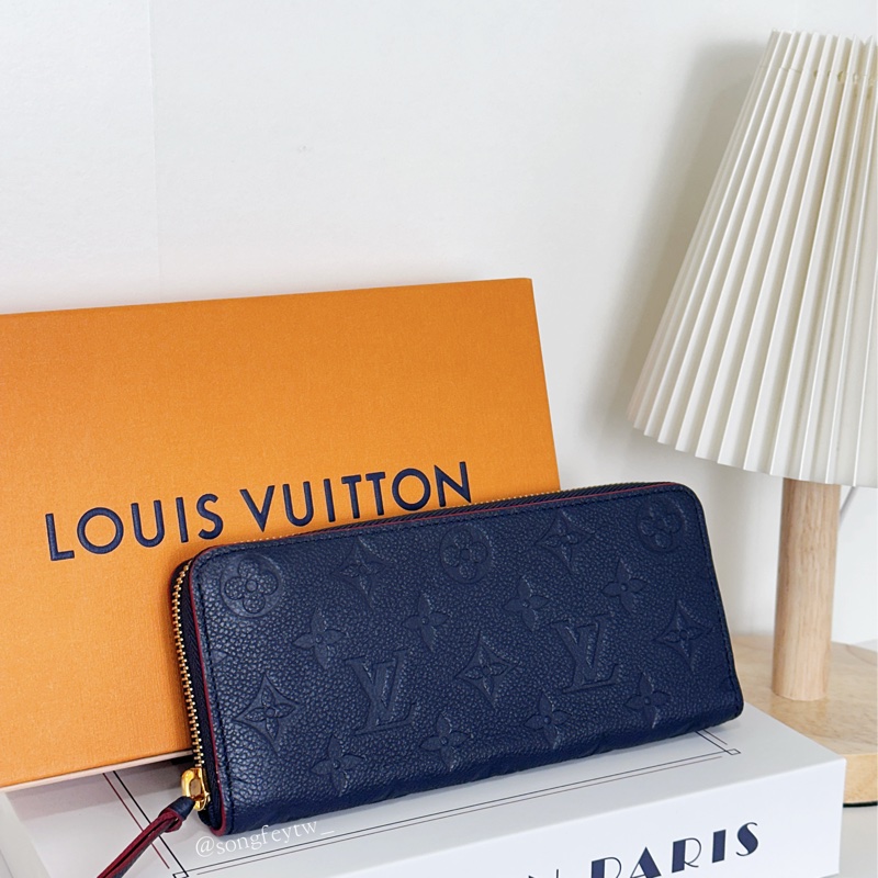 LV 壓紋 薄款 拉鏈長夾-1