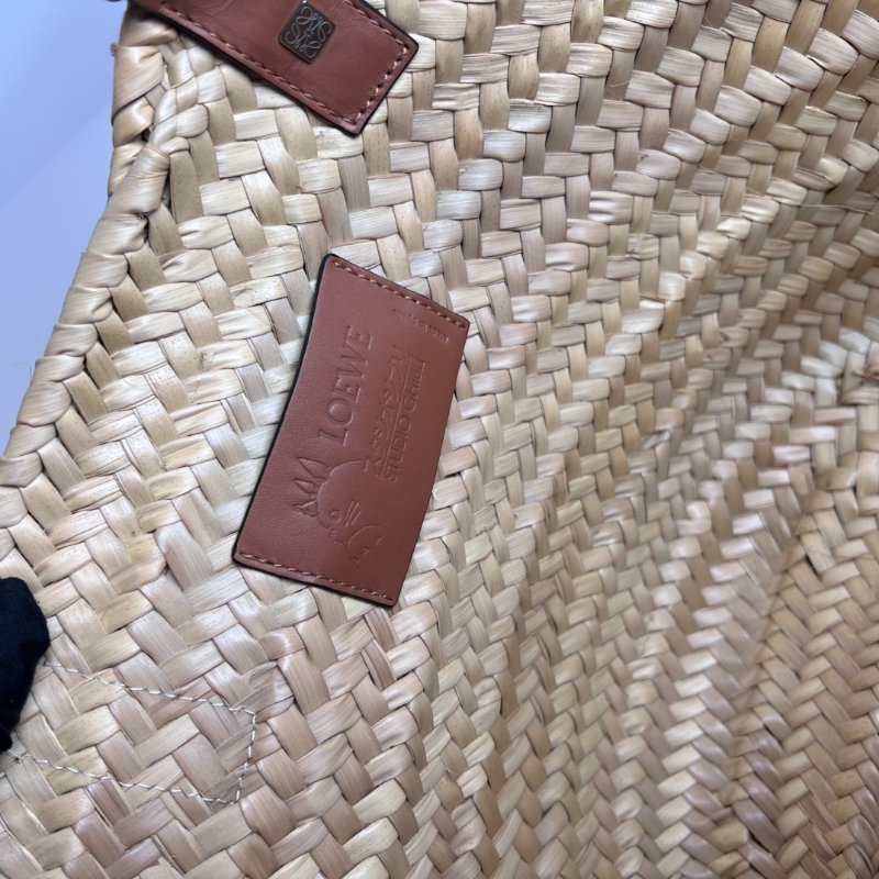 LOEWE 宮崎駿聯名款草編包-5