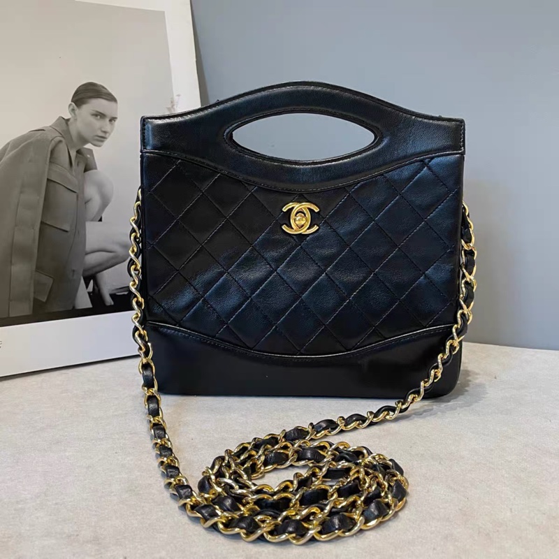 Chanel • Mini 31 Bag 經典黑金羊皮鏈條包-4