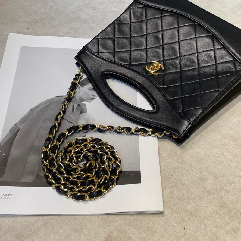 Chanel • Mini 31 Bag 經典黑金羊皮鏈條包-5