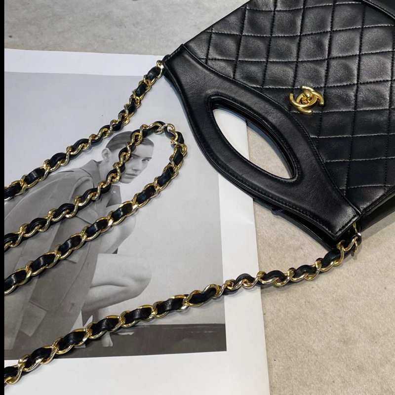 Chanel • Mini 31 Bag 經典黑金羊皮鏈條包-7