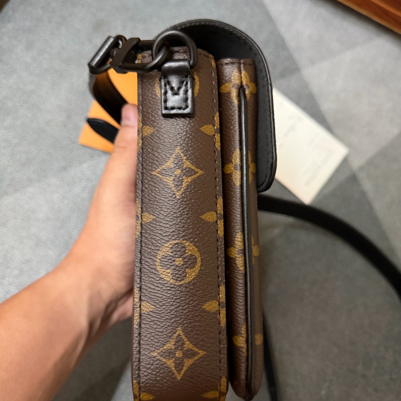 Lv直式老花相機斜背包 (M81522)芯片款-5