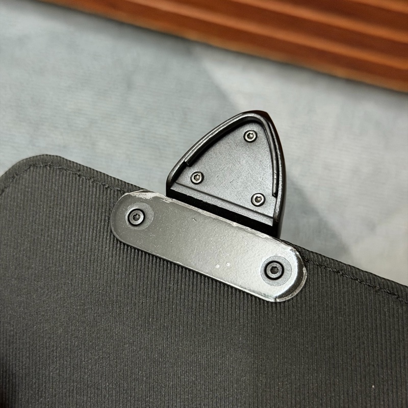 Lv直式老花相機斜背包 (M81522)芯片款-10