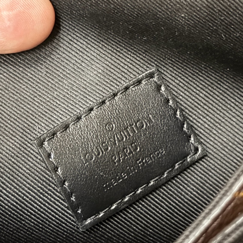 Lv直式老花相機斜背包 (M81522)芯片款-13