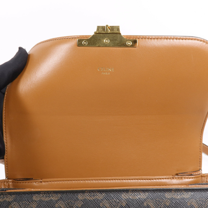 CELINE 塗層帆布Triomphe 22金扣肩背袋-11