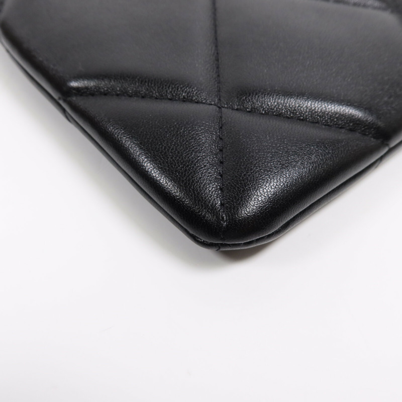 CHANEL 羊皮皮革Chanel 19 Pouch金扣手拿包-9