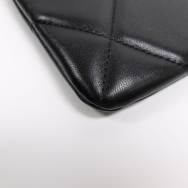 CHANEL 羊皮皮革Chanel 19 Pouch金扣手拿包-11