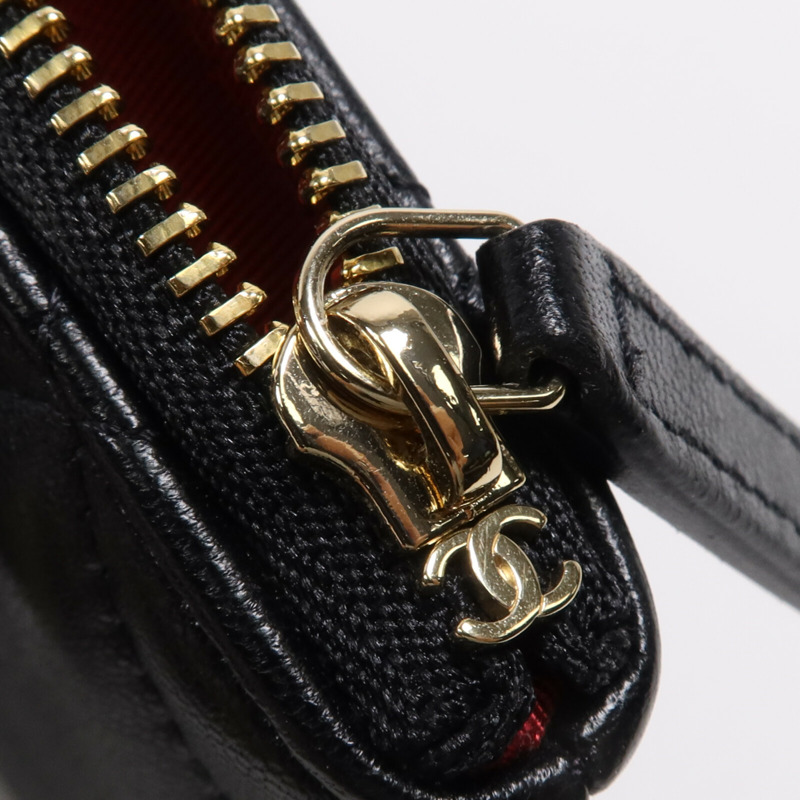 CHANEL 羊皮皮革Chanel 19 Pouch金扣手拿包-13