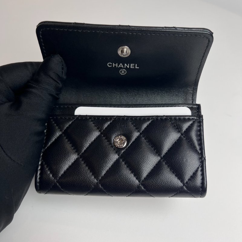CAHNEL CF季節款滿鑽雙C卡包黑羊皮晶片款-4