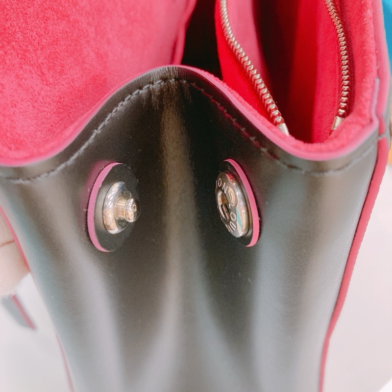 MS0366 LOUIS VUITTON 路易威登樹皮紋牛皮兩用翻蓋式包包CLUNY PM EPI-15