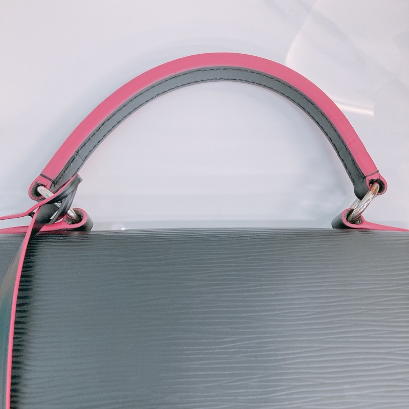 MS0366 LOUIS VUITTON 路易威登樹皮紋牛皮兩用翻蓋式包包CLUNY PM EPI-22