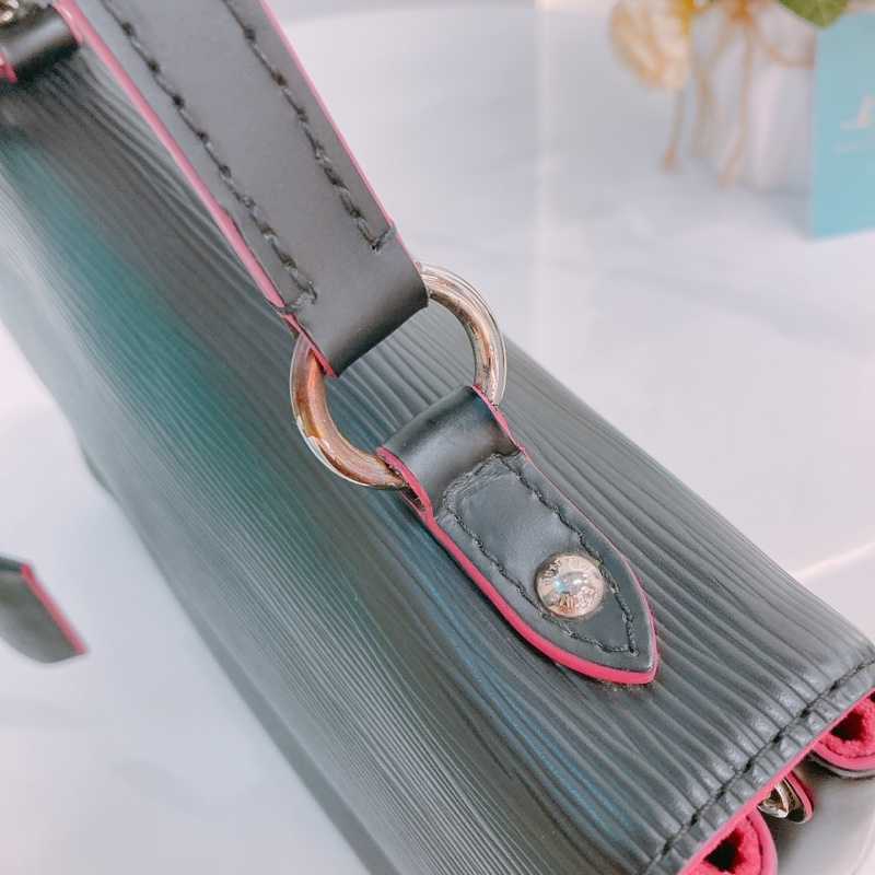 MS0366 LOUIS VUITTON 路易威登樹皮紋牛皮兩用翻蓋式包包CLUNY PM EPI-24