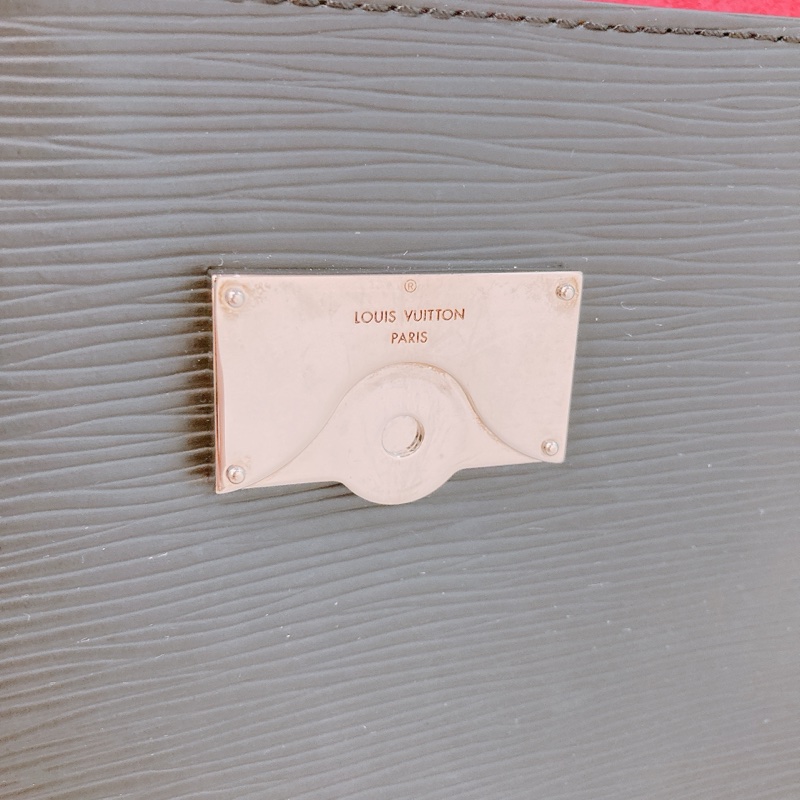 MS0366 LOUIS VUITTON 路易威登樹皮紋牛皮兩用翻蓋式包包CLUNY PM EPI-28