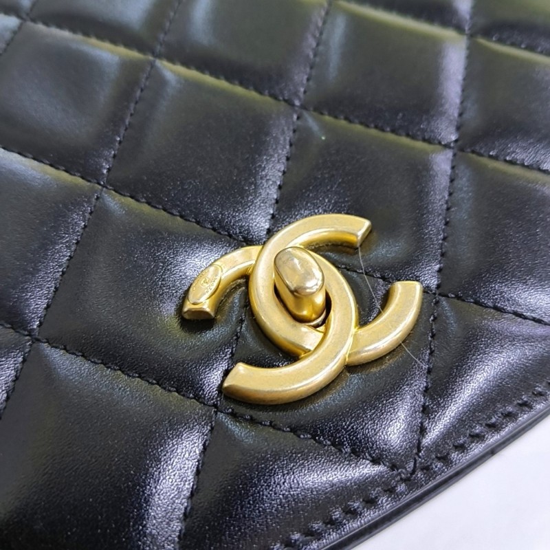 CHANEL 迷你 黑色牛皮菱格紋絎縫斜挎包 金色五金 晶片款-9