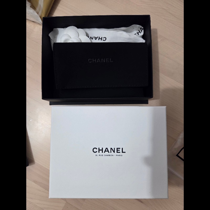 Chanel card holder-2