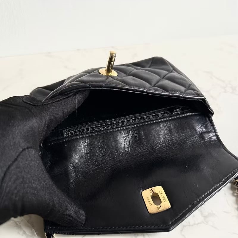 【LA LUNE】中古二手包 Chanel黑色旋轉金扣單肩包 斜背包 古董包 側背包小包-8