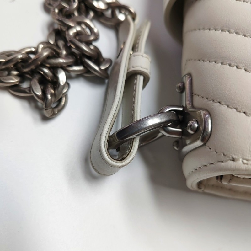 PRADA Cahier白色羊皮鉚釘絎縫斜挎包單肩包 銀色五金 可拆卸肩帶-11