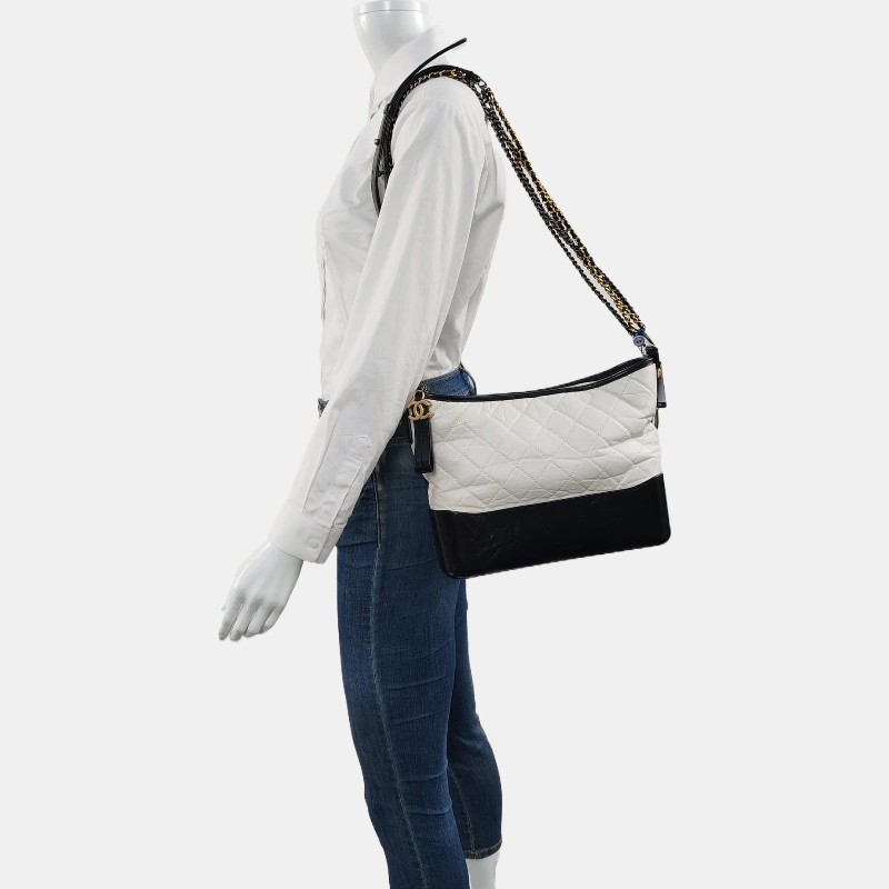 CHANEL GABRIELLE 中號 白色牛皮菱格紋絎縫流浪包斜挎包單肩包 金色銀色釘色五金 24開 可拆卸肩帶-1