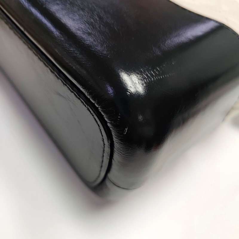 CHANEL GABRIELLE 中號 白色牛皮菱格紋絎縫流浪包斜挎包單肩包 金色銀色釘色五金 24開 可拆卸肩帶-12