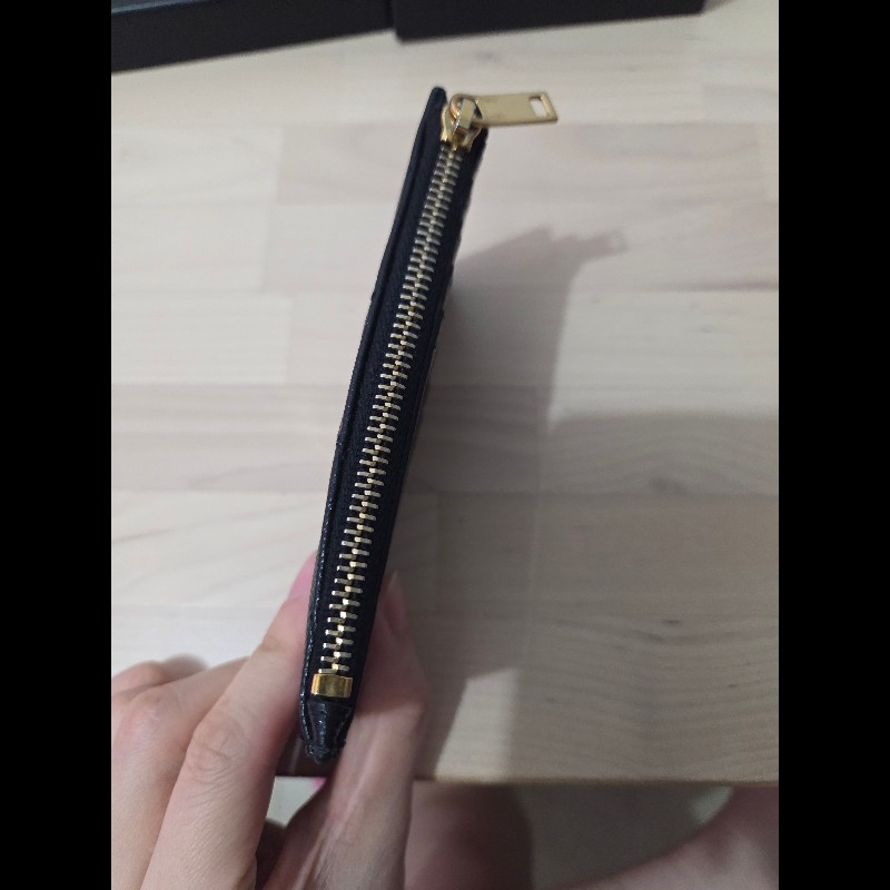 Saint laurent 魚子醬卡片套-2