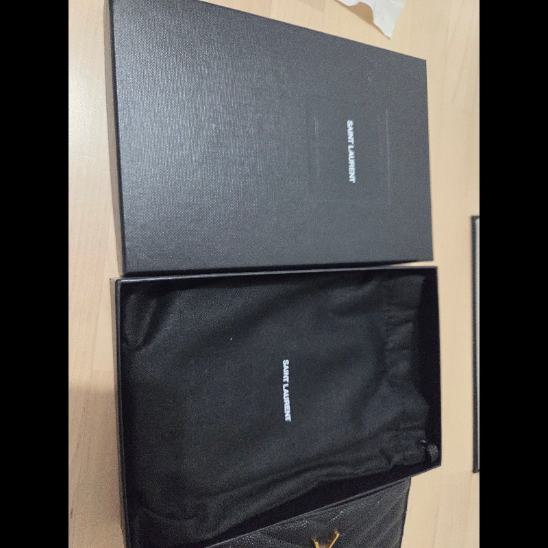 Saint laurent 魚子醬卡片套-13