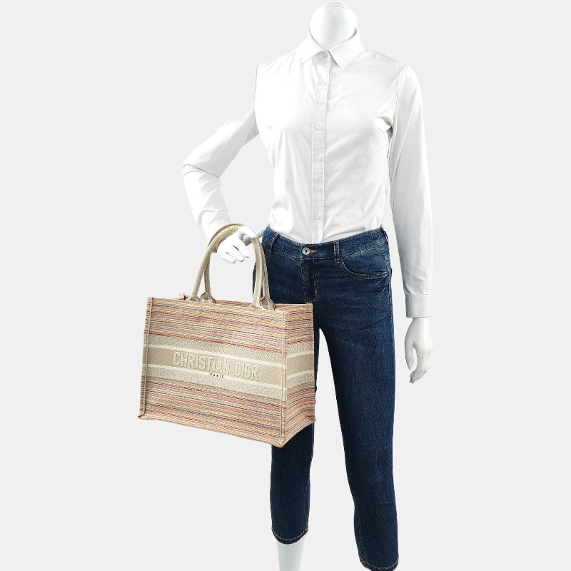 DIOR Book Tote 中號 卡其色織物刺繡
手提包-1