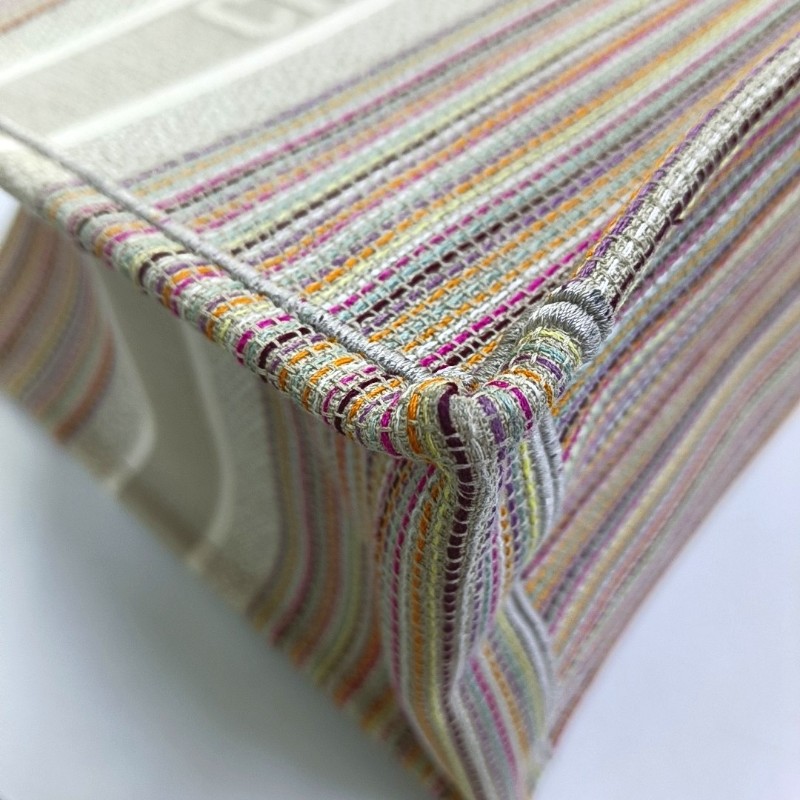 DIOR Book Tote 中號 卡其色織物刺繡
手提包-10