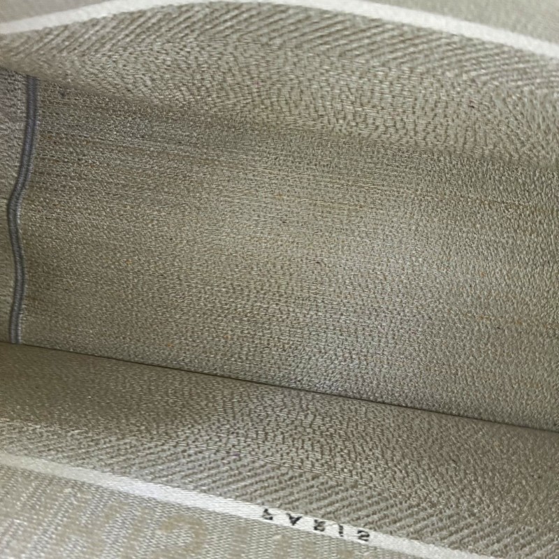 DIOR Book Tote 中號 卡其色織物刺繡
手提包-11