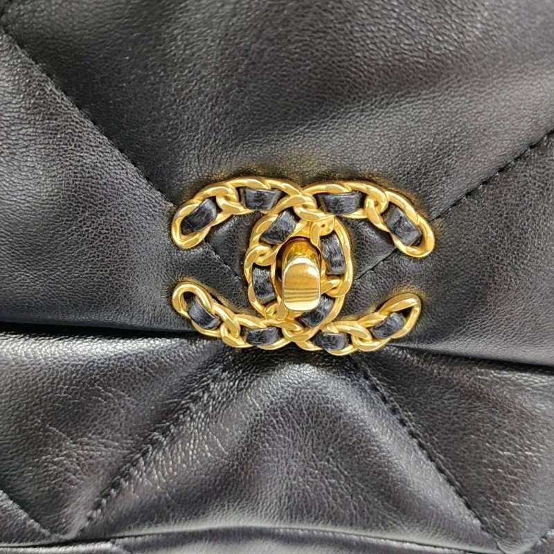 CHANEL CHANEL 19 小號 黑色羊皮菱格紋絎縫單肩包斜挎包 金色銀色釘色五金 9.9新-9