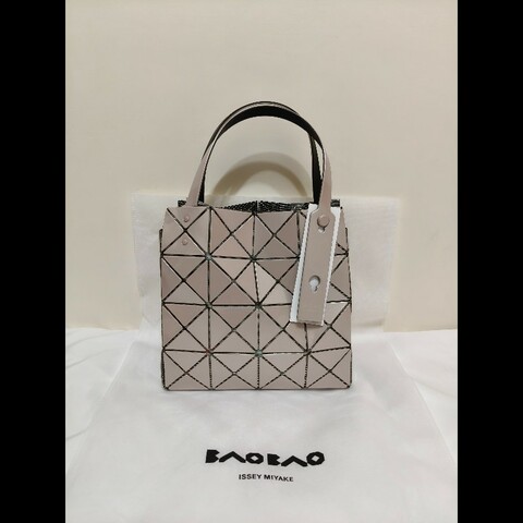 全新日本購回三宅一生issey miyake baobao carat 4×4大鑽石包