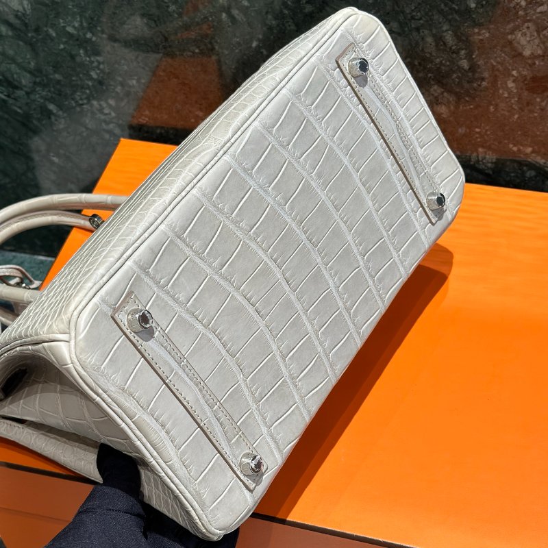 【極致天菜】HERMES 30CM BIRKIN 8L 冰川白 霧面 鱷魚-1