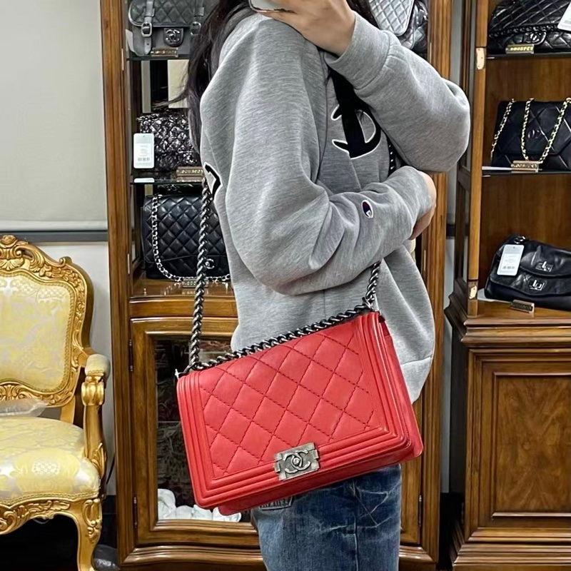 「JL精品代購」香奈兒紅色牛皮leboy 做舊五金-1