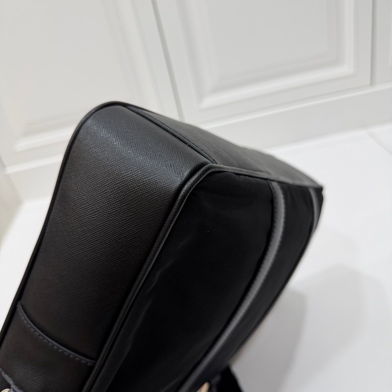 PRADA 黑色 尼龍 公事包 手提包 肩背包 側背包 斜背包 電腦包 文件包-16