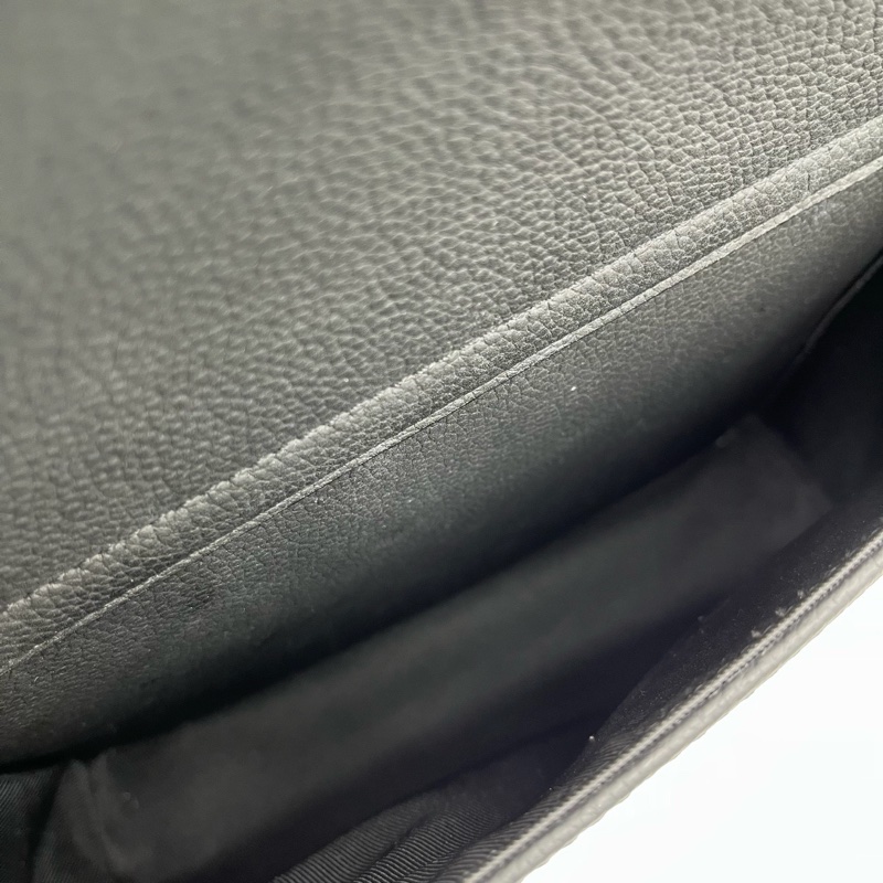 「JL精品代購」Lv全黑粒面小牛皮亞光金屬雙肩包-16