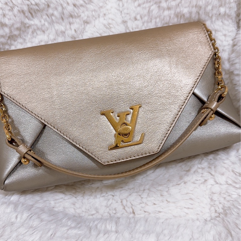 路易威登(Louis Vuitton)肩背包-1