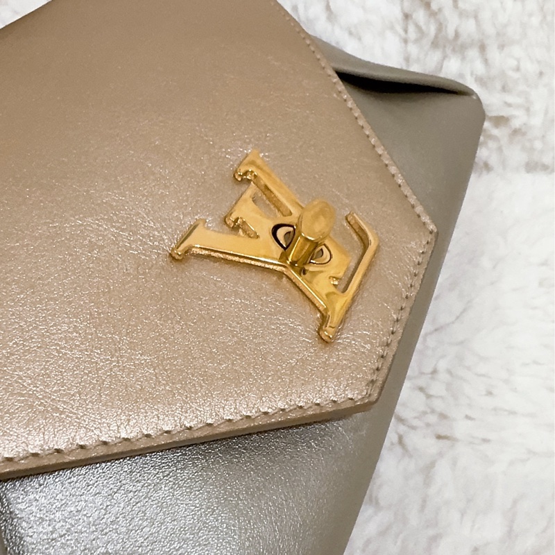 路易威登(Louis Vuitton)肩背包-38