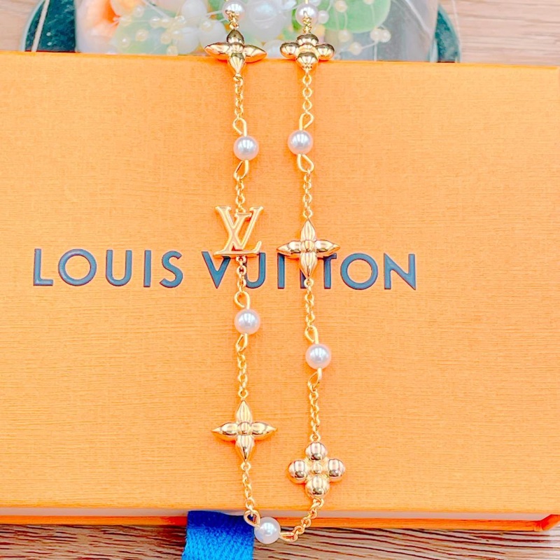 🌷Louis Vuitton*近全新* 珍珠經典老花logo長項鍊｜經典花紋✦fufu style 精品✦ 氣質款｜-1