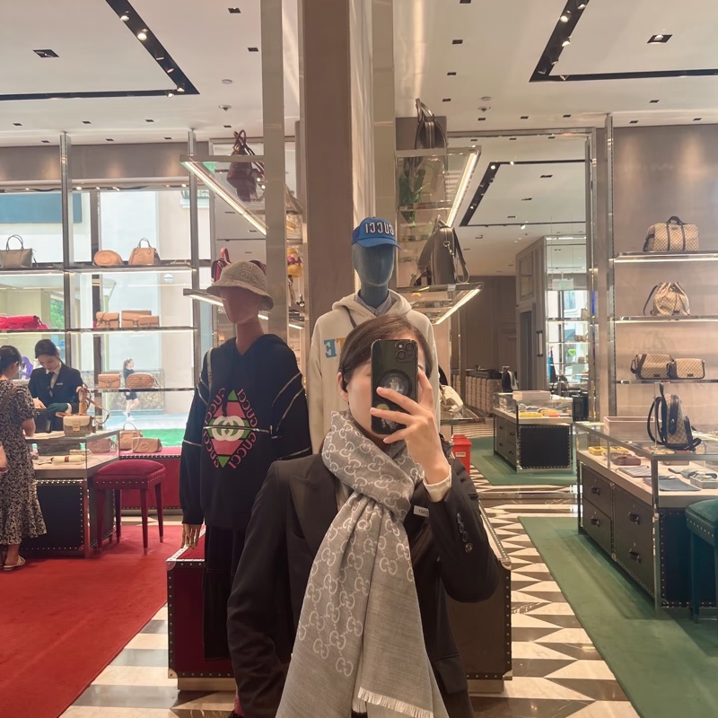 gucci 雙面 logo 羊絨 燕麥色 圍巾 披肩-7