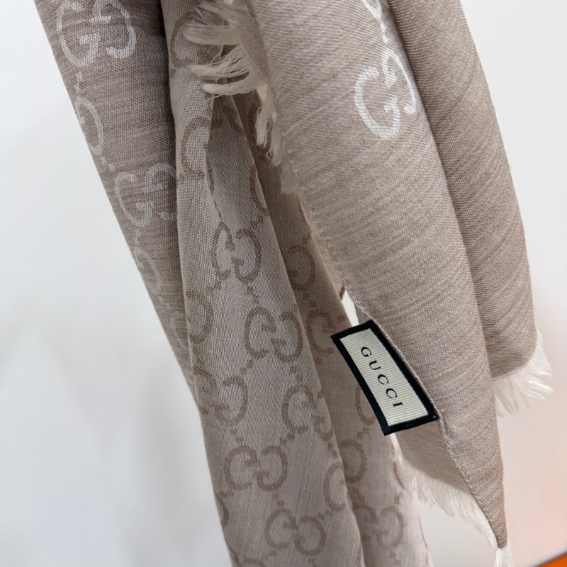 gucci 雙面 logo 羊絨 燕麥色 圍巾 披肩-12