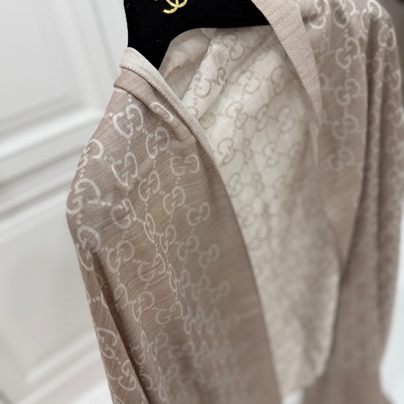 gucci 雙面 logo 羊絨 燕麥色 圍巾 披肩-16