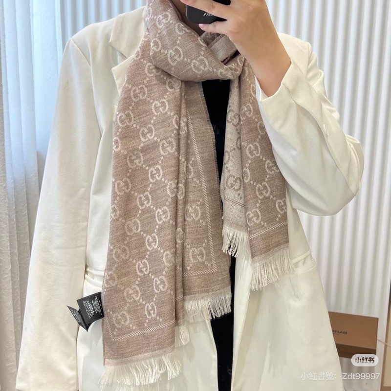 gucci 雙面 logo 羊絨 燕麥色 圍巾 披肩-19