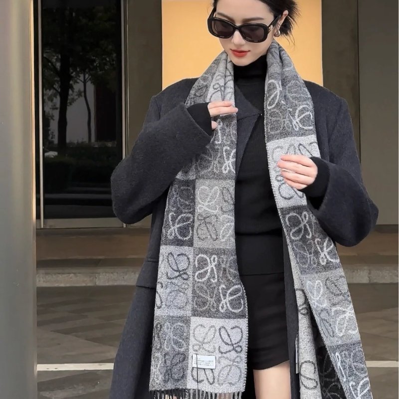 LOEWE 經典款 棋盤格圍巾 黑灰色-3