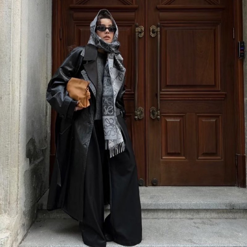 LOEWE 經典款 棋盤格圍巾 黑灰色-4