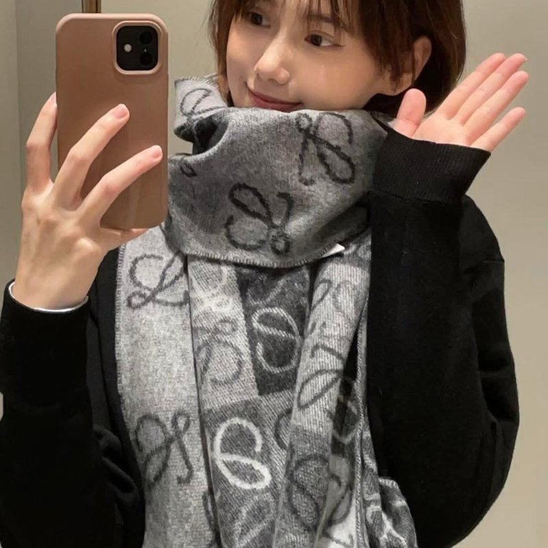 LOEWE 經典款 棋盤格圍巾 黑灰色-5