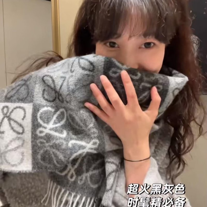 LOEWE 經典款 棋盤格圍巾 黑灰色-6