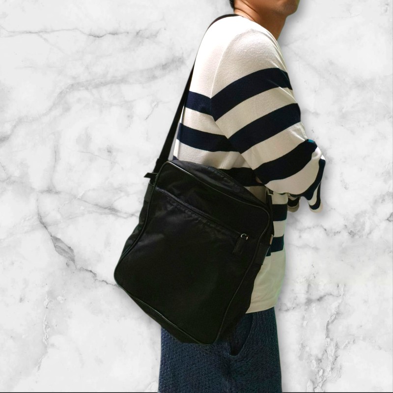 【8成新】㊣✨PRADA✨普拉達 黑色 輕量 帆布 皮革 直立 記者包 相機包 斜背包 /二手包/二手精品/保證正品🌳二手樹屋🌳-44