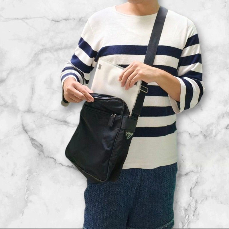 【8成新】㊣✨PRADA✨普拉達 黑色 輕量 帆布 皮革 直立 記者包 相機包 斜背包 /二手包/二手精品/保證正品🌳二手樹屋🌳-45