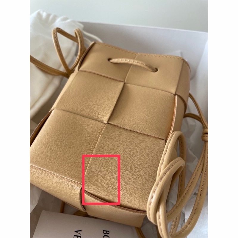 BV Mini Cassette Cross-Body Bucket 水桶包-1